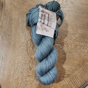 Cadcade Yarns Venezia Worsted 70% Merion 30% Silk 100gm
